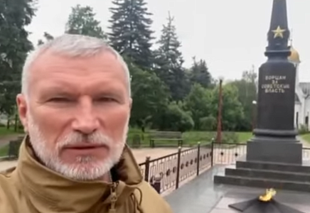 Журавлев: Проблемы с самоидентификацией появились у Украины на фоне сносов памятников