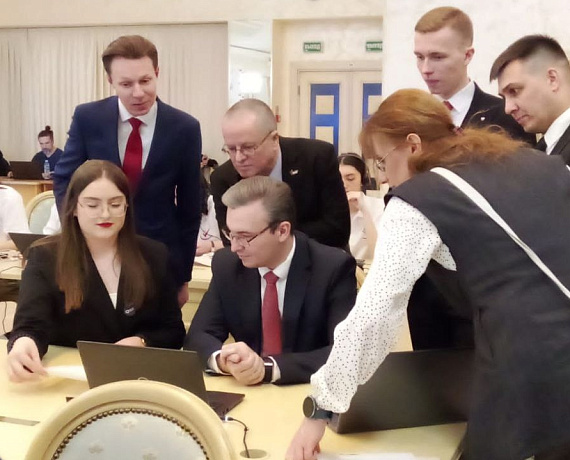 Партия "РОДИНА" работает в ситуационном центре Общественной палаты РФ