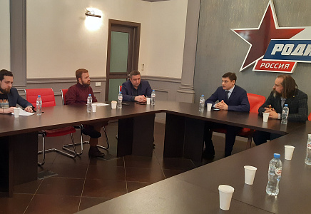 "Тигры Родины" провели круглый стол о психологической борьбе общества в условиях СВО и русофобии Запада