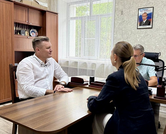 ПОДАРКИ ВОСПИТАННИКАМ ЦЕНТРА «СОЗВЕЗДИЕ» ОТ  ВЛАДИМИРА СУХАРЕВА