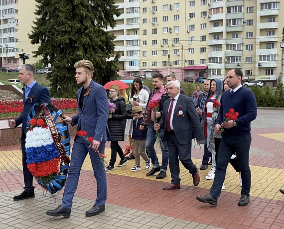 Воронежская "РОДИНА" возложила венок Памяти на "Чижовском плацдарме"