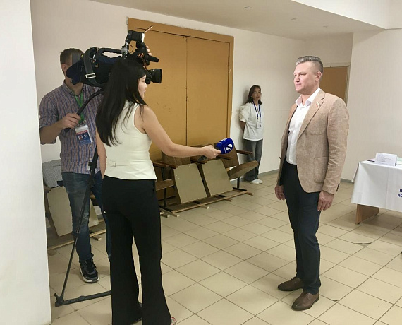 КАНДИДАТ В ГУБЕРНАТОРЫ АСТРАХАНСКОЙ ОБЛАСТИ ОТ ПАРТИИ «РОДИНА» ВЛАДИМИР СУХАРЕВ В ЕДИНЫЙ ДЕНЬ ГОЛОСОВАНИЯ 8 СЕНТЯБРЯ ПРИЕХАЛ В ВОЛОДАРСКИЙ РАЙОН
