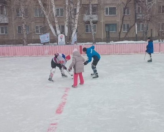 Традиционный турнир дворовых команд по хоккею провел Клуб избирателей Вячеслава Илюхина