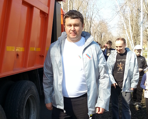 Активисты посадили деревья в городском парке Самары