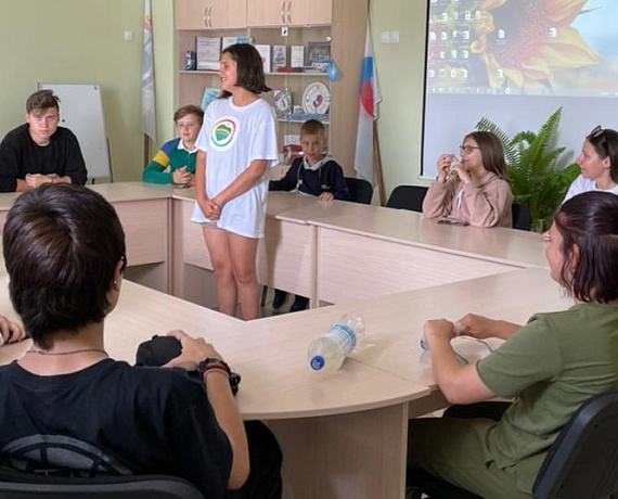 Журавлев отметил реализацию нацпроекта "Образование" в селе Петровское
