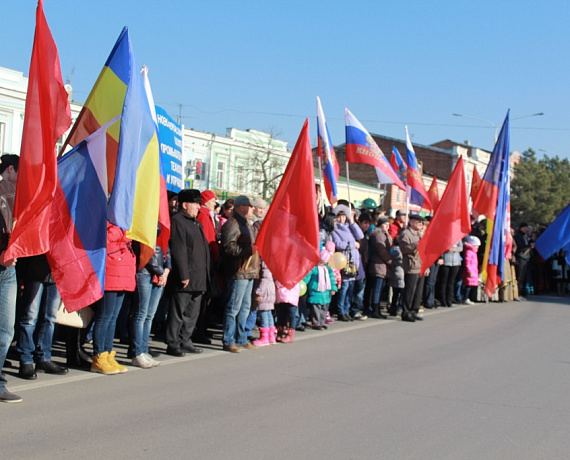Партийцы Новочеркасска пришли на митинг в честь Дня народного единства