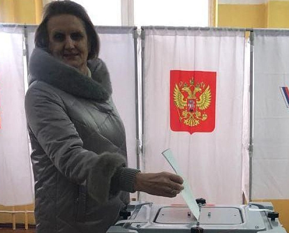 Депутаты и актив Подмосковной "РОДИНЫ" голосуют на выборах Президента