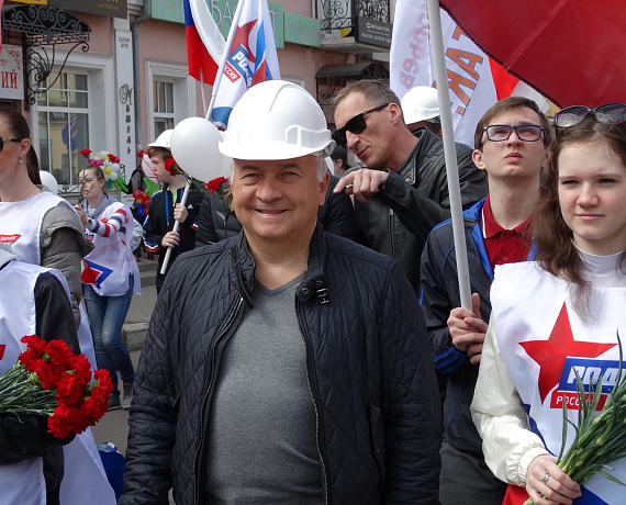 Первомайскую колонну родинцев Ярославля возглавил Андрей Воробьёв