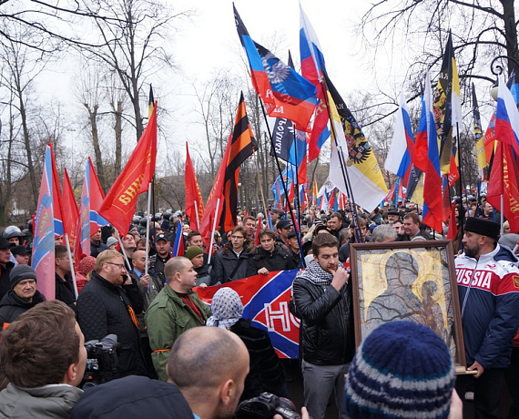 Активисты Питера и Ленобласти провели митинг в поддержку выборов в Новороссии