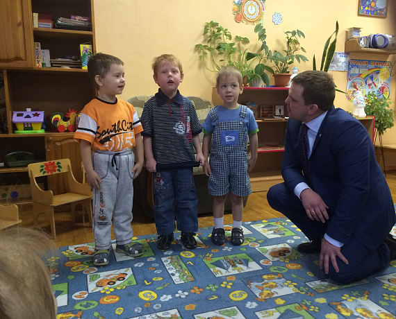 Дмитрий Игнатов навестил воспитанников новгородского детского дома