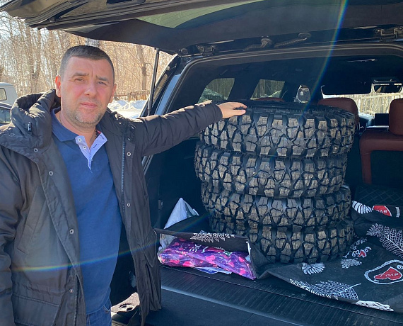 Новосибирский активист "РОДИНЫ" отправил на Донбасс автомобиль для военных