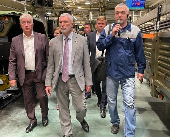 Алексей Журавлев в Миассе посетил автомобильный завод "УРАЛ"