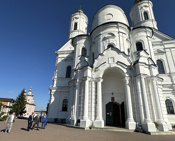В Брянске Алексей Журавлев посетил Свенский Успенский мужской монастырь