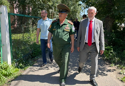 Журавлев в Омске: Поддерживаю патриотические настроения казачьего общества
