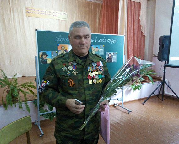 Крымский активист провел встречу с учащимися школы