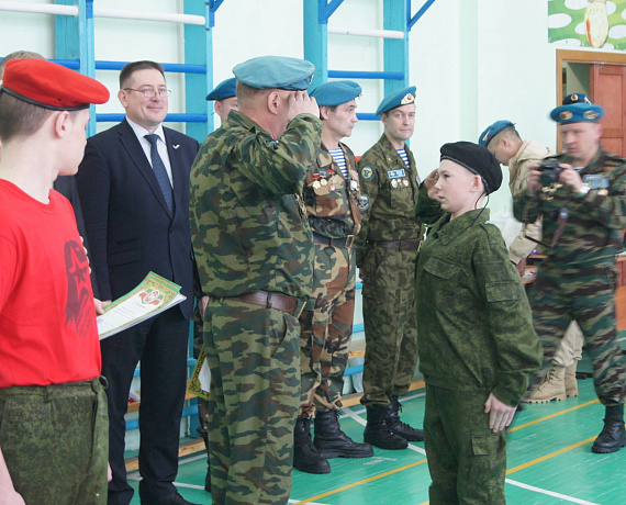 Казанские партийцы провели серию уроков мужества для молодых россиян