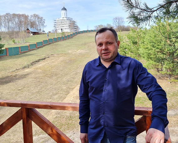 Владимирская "РОДИНА" поздравила беженцев из Мариуполя с Пасхой