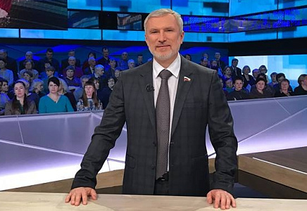 Журавлев: Деньги на маткапитал нужно "стрясти" с миллиардеров-олигархов