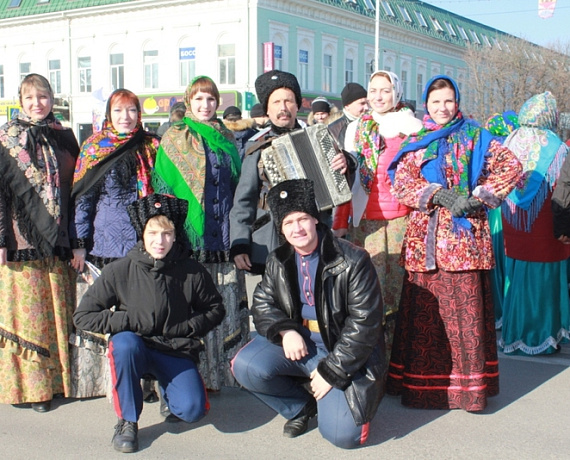 Партийцы Новочеркасска пришли на митинг в честь Дня народного единства