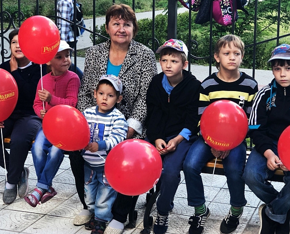 Женское движение воронежской "РОДИНЫ" организовало семейный праздник в городе Семилуки