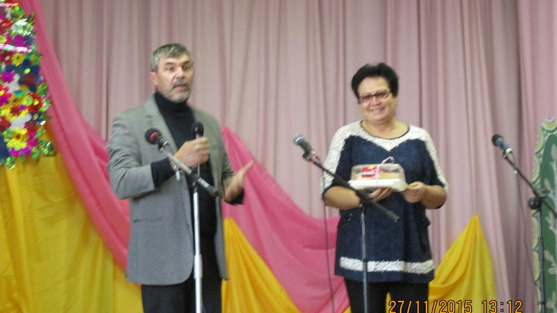 Волгоградские соратники вручили многодетным матерям памятные подарки
