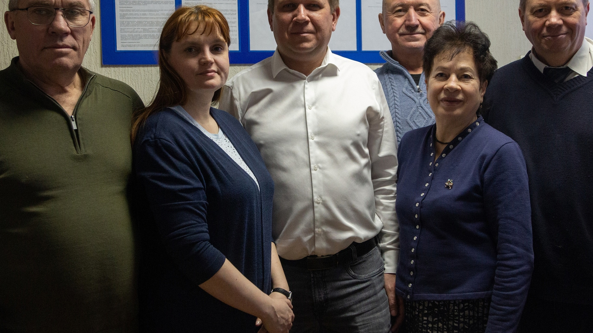 Члены реготделения "РОДИНЫ" в Челябинской области оставили свои подписи в поддержку кандидата в президенты России Владимира Путина
