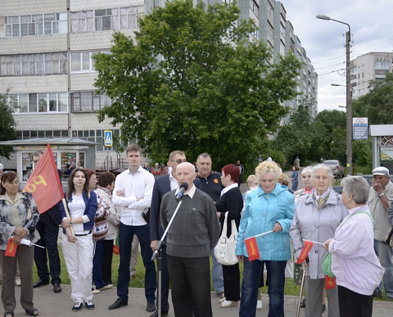 Ульяновские партийцы организовали народный сход против роста тарифов ЖКХ