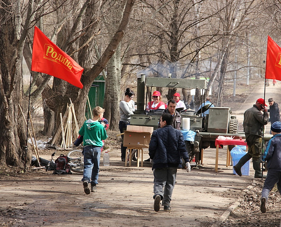 Самарские родинцы организовали праздничный субботник