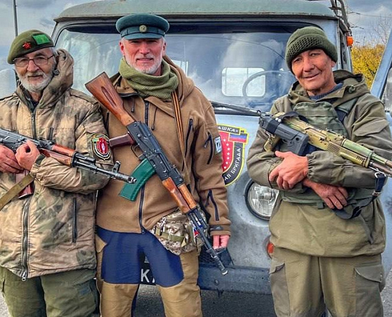 Журавлев прибыл на передовые позиции бригады "Пятнашка" и передал гуманитарную помощь
