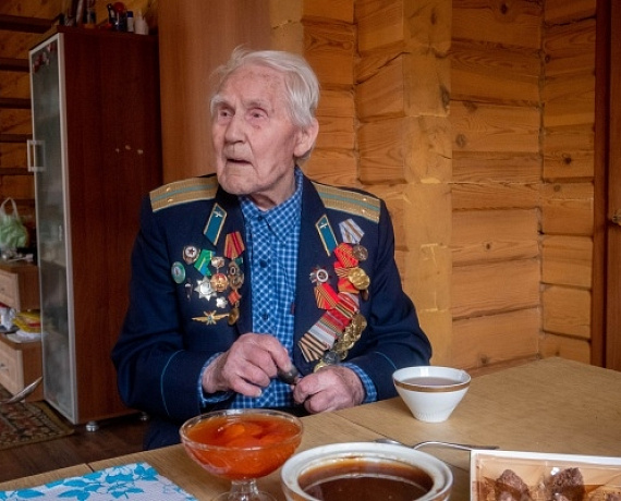 АКТИВ ЧЕЛЯБИНСКОЙ "РОДИНЫ" ПОЗДРАВИЛ ВЕТЕРАНА ВЕЛИКОЙ ОТЕЧЕСТВЕННОЙ ВОЙНЫ
