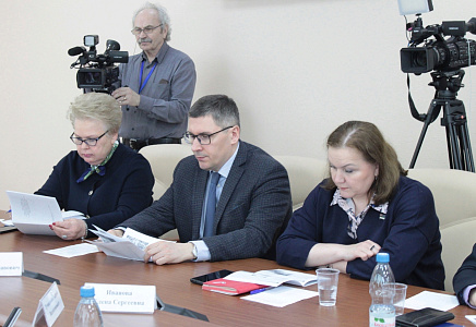 Елена Иванова приняла участие в совещании о ходе строительства соцобъектов в Коми