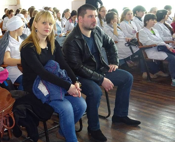 Партийцы Новочеркасска приняли участие в концерте "Мы с тобой, Донбасс!"
