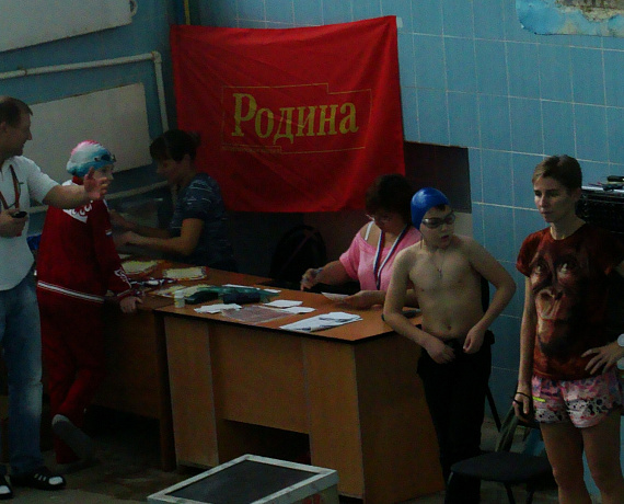 Тульские активисты провели турнир по плаванию