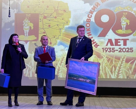 Владимир Михайлов поздравил жителей Янтиковского округа с 90-летием округа