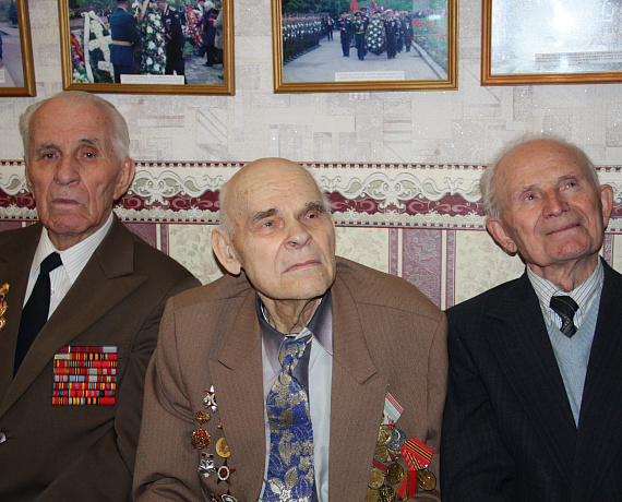 Партактив воронежской "РОДИНЫ" поздравил ветеранов