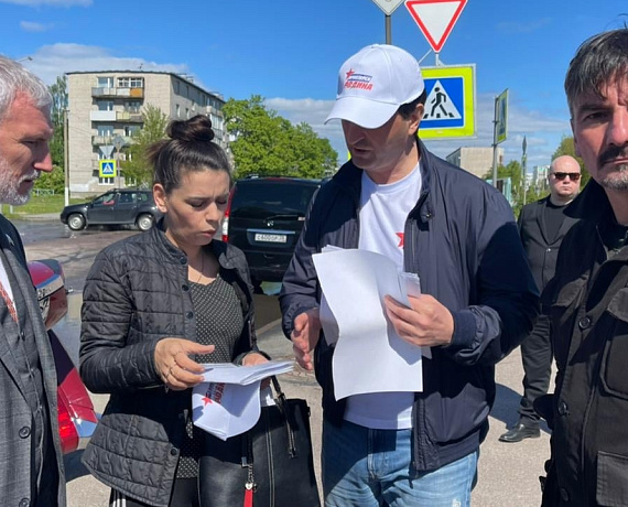 Журавлев взял на контроль проблемы ЖКХ в Ленинградской области