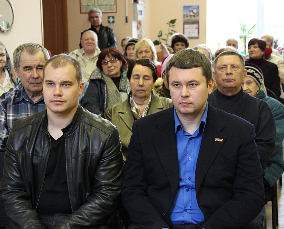 Самарские партийцы поздравили ветеранов с наступающим Днём Победы