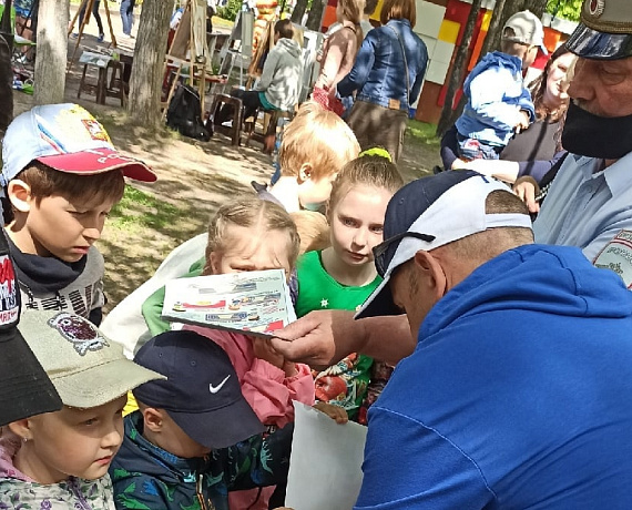К Международному дню семьи родинцы в Ярославле организовали квест, посвященный правилам дорожного движения