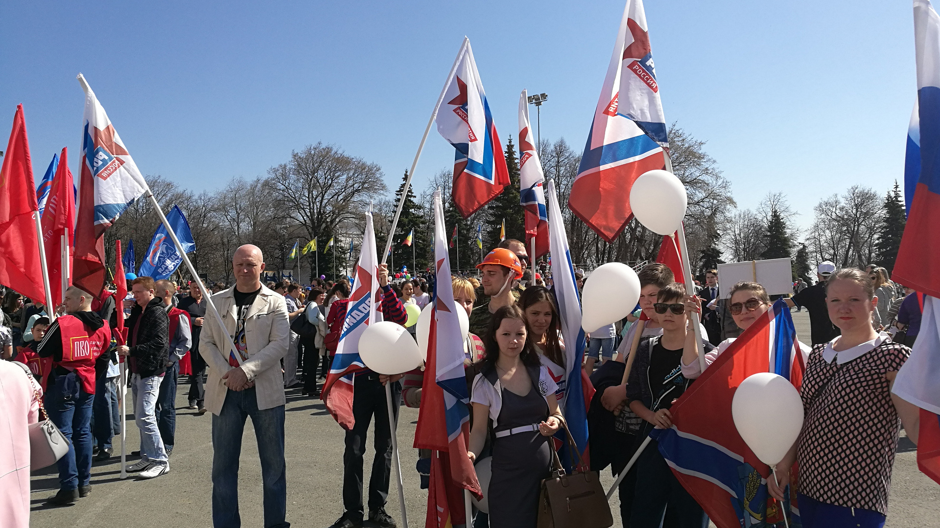 Ульяновские партийцы приняли участие в акциях, посвященных Дню труда