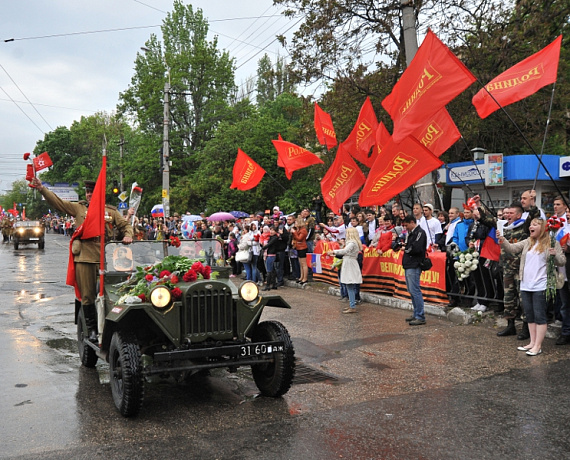 9 Мая крымская "РОДИНА" поздравила ветеранов с Днем Победы