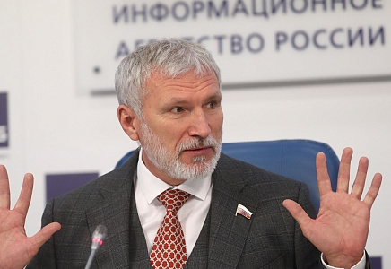 Журавлев подготовил закон, предполагающий службу в армии для получающих гражданство РФ