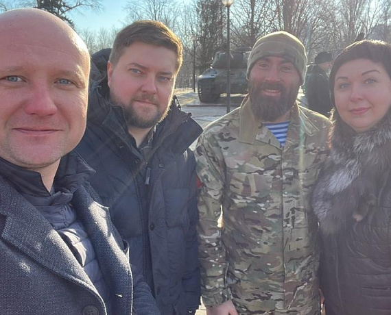Воронежские родинцы приняли участие в торжественной церемонии возложения цветов у Вечного огня