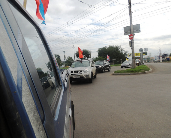 Красноярские партийцы провели автопробег в поддержку Новороссии