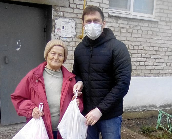 Активисты подмосковной "РОДИНЫ" оказали продовольственную помощь гражданам