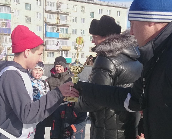 Забайкальские соратники провели турнир по хоккею с мячом в валенках