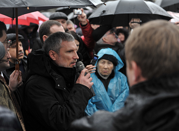 Алексей Журавлёв на митинге на Нахимовской площади, Севастополь, 26 февраля 2014 г.