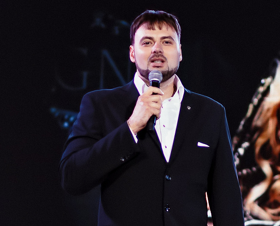 Денис Панасенко подарил жителям Тимашевска концерт Натальи Гулькиной