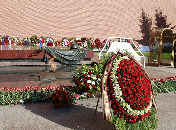 Делегация "РОДИНЫ" почтила память героев Великой Отечественной войны, 06.05.2015
