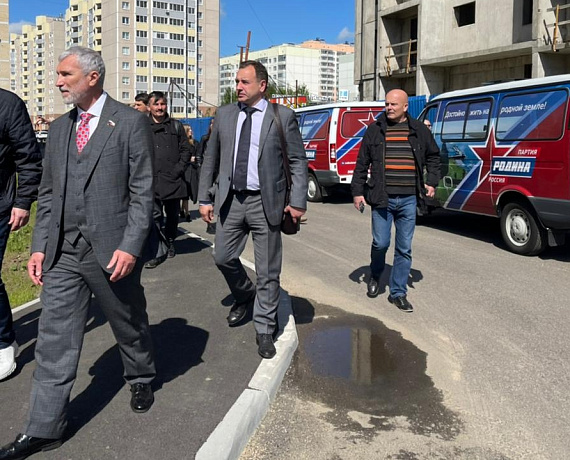 Журавлев взял на контроль ситуацию с обманутыми дольщиками Ленобласти