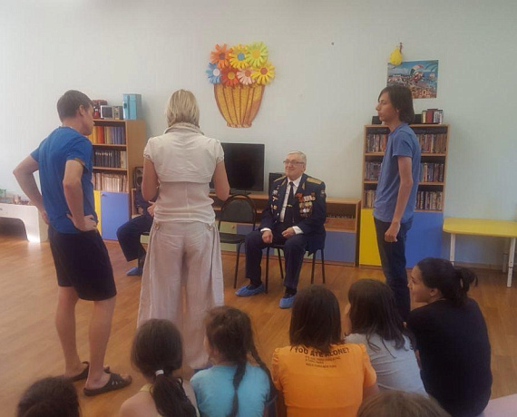 Ярославская "РОДИНА" организовала встречу маленьких пациентов с героями-летчиками